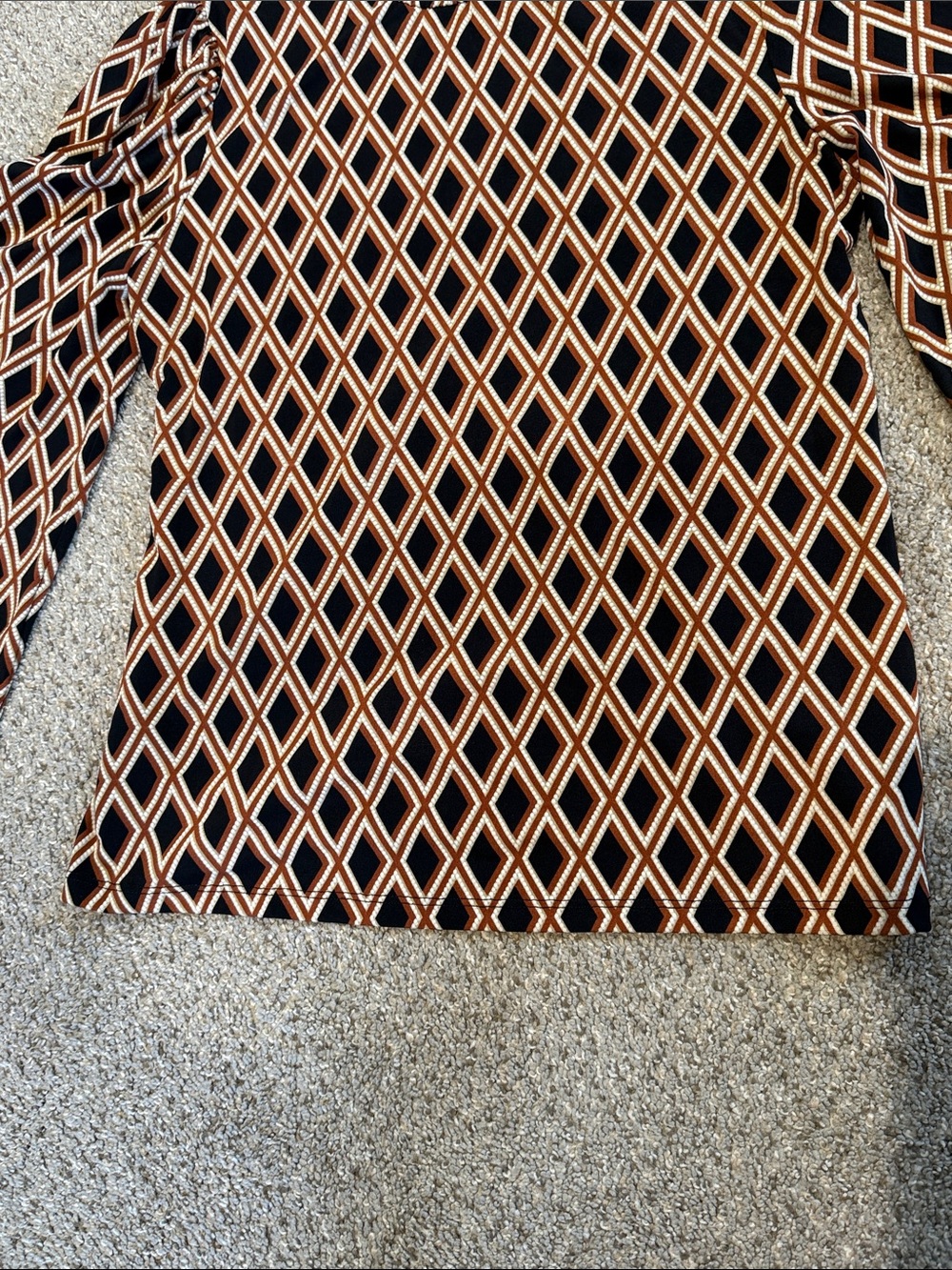 Diamond-Patterned Top - Picture 4 of 10